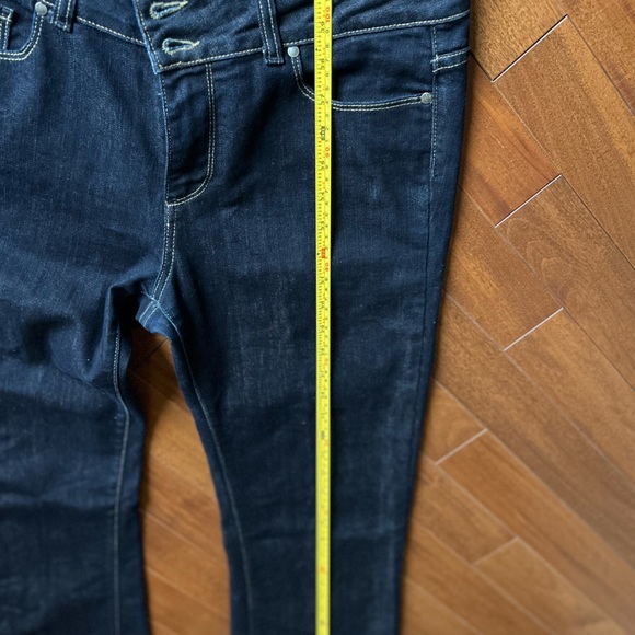 Paige "Hidden Hills" bootcut jeans with double button fly in dark rinse - Size31 - Picture 15 of 16